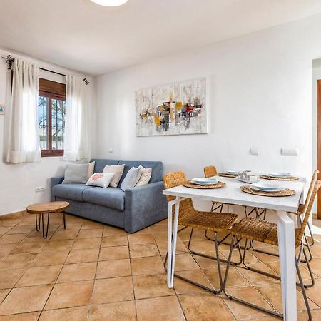 Gorgeous Home In Marbella With Kitchen Ngoại thất bức ảnh