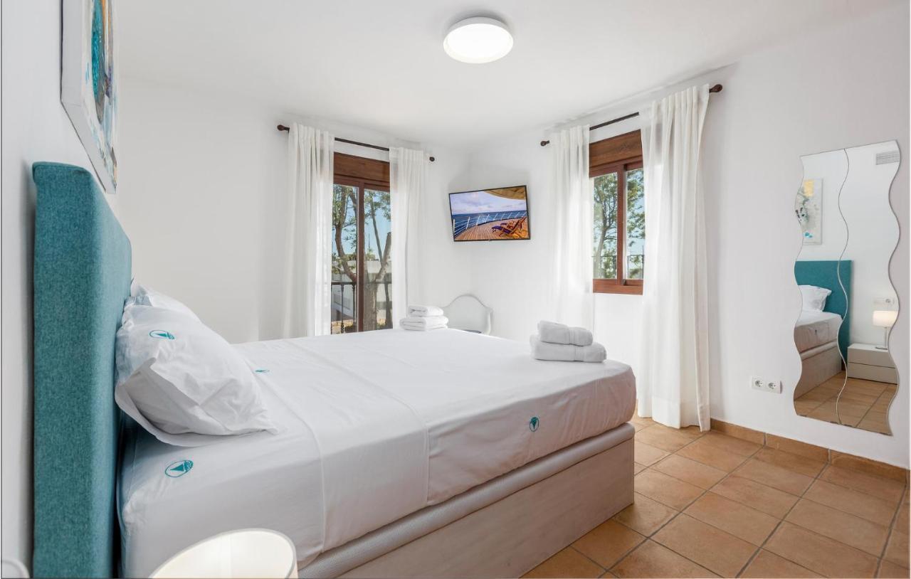 Gorgeous Home In Marbella With Kitchen Ngoại thất bức ảnh